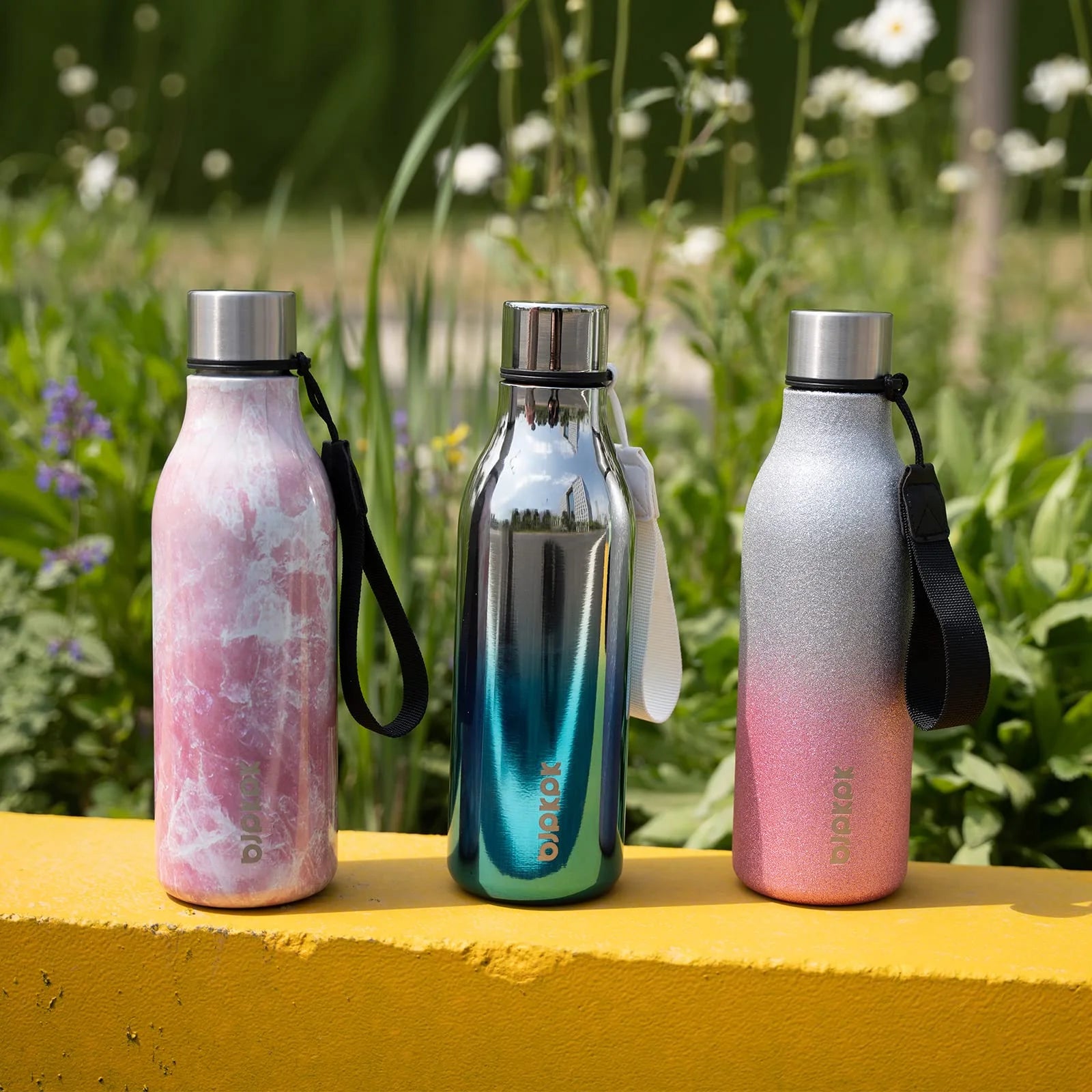 Insulated Water Bottles, 18 Oz Stainless Steel Metal Water Bottle with Strap, BPA Free Leak Proof Thermos, Mugs, Flasks, Reusable Water Bottle for Sports& Travel, Blossom